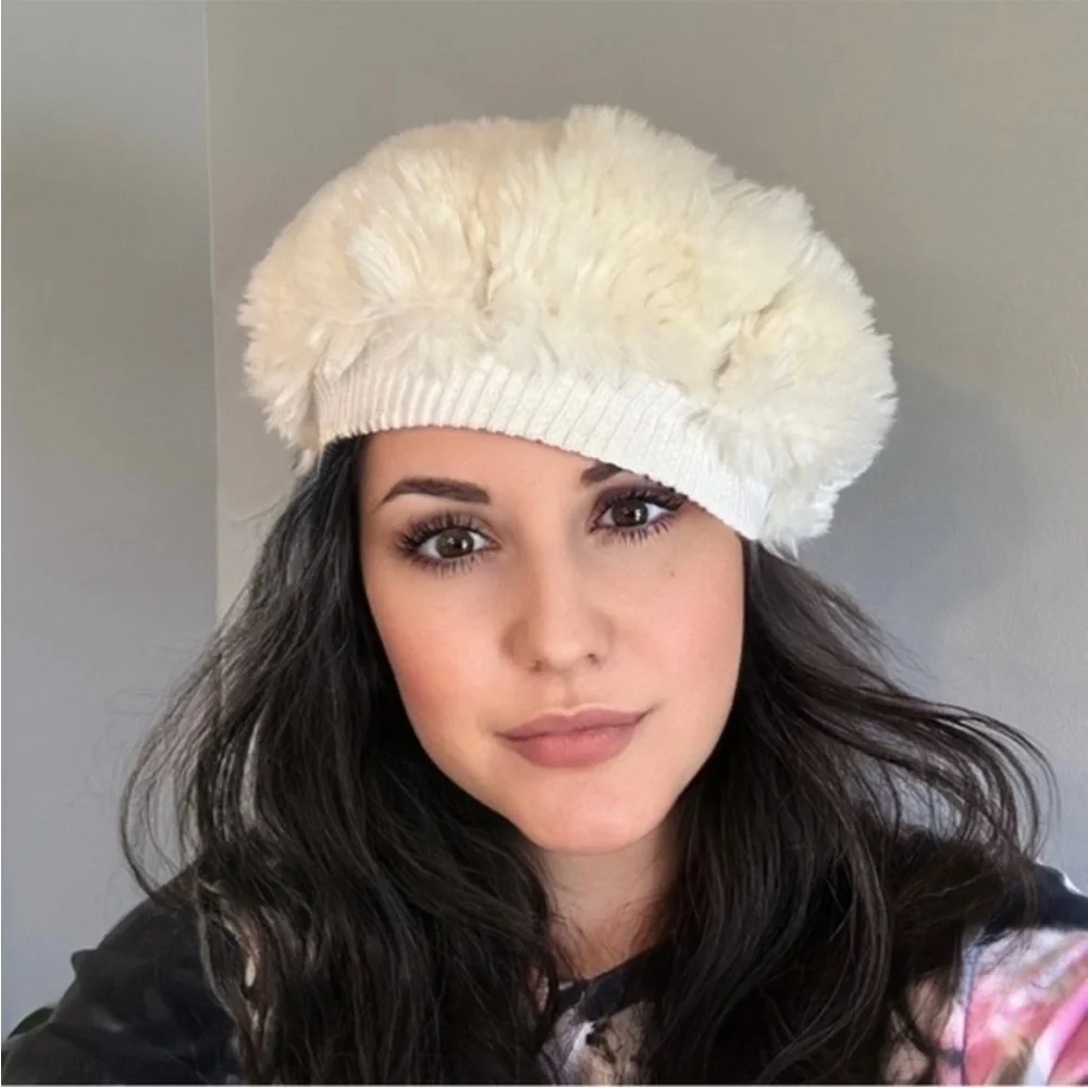 Vintage 70s Fuzzy Faux Fur Beret Winter Hat - Picture 3 of 3